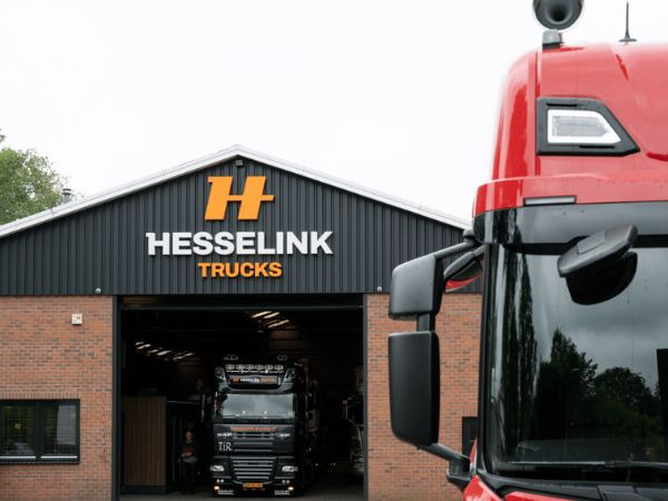 Hesselink Trucks B.V. - Vans - gearbox: manual undefined: picture 1