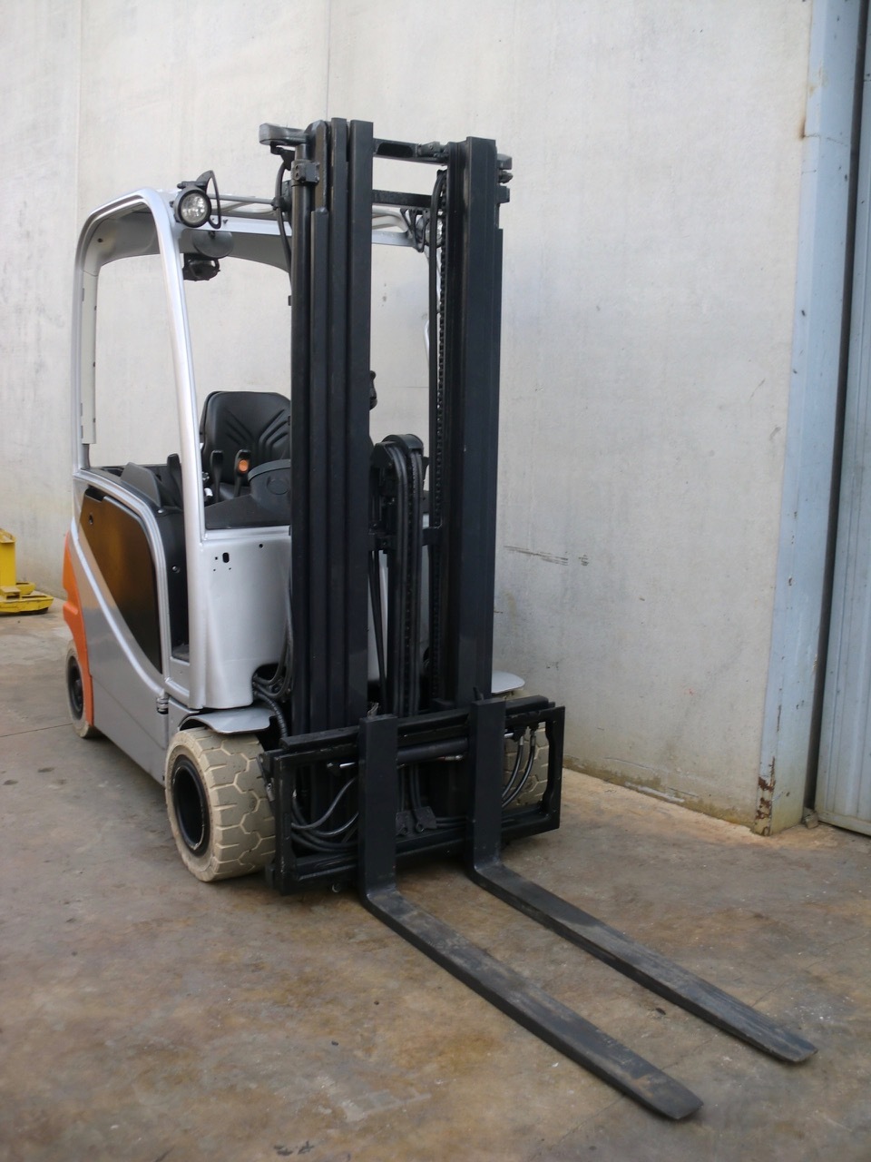 Activacions Carretillas, S.L - vehicles for sale undefined: picture 1