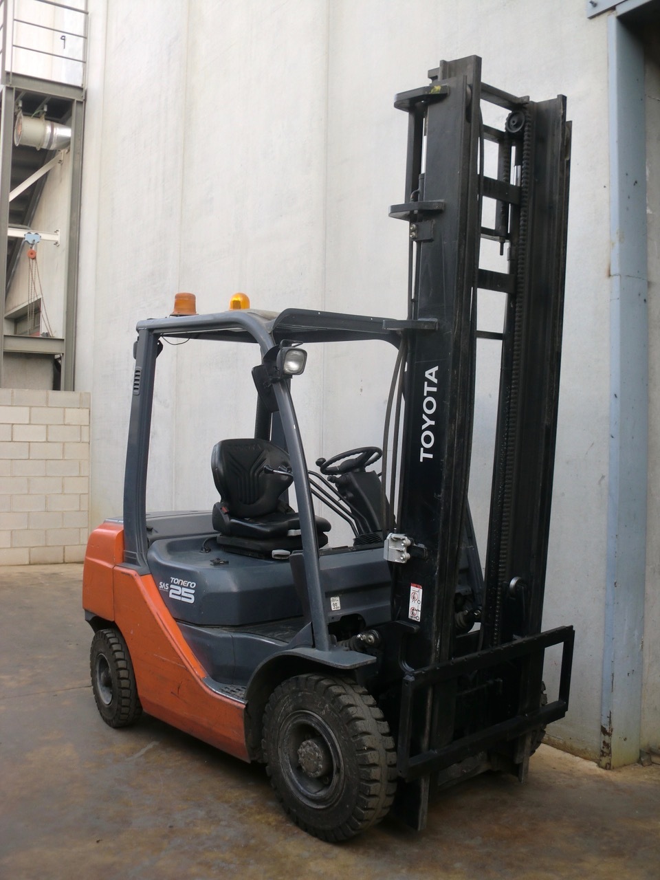 Activacions Carretillas, S.L - vehicles for sale undefined: picture 2