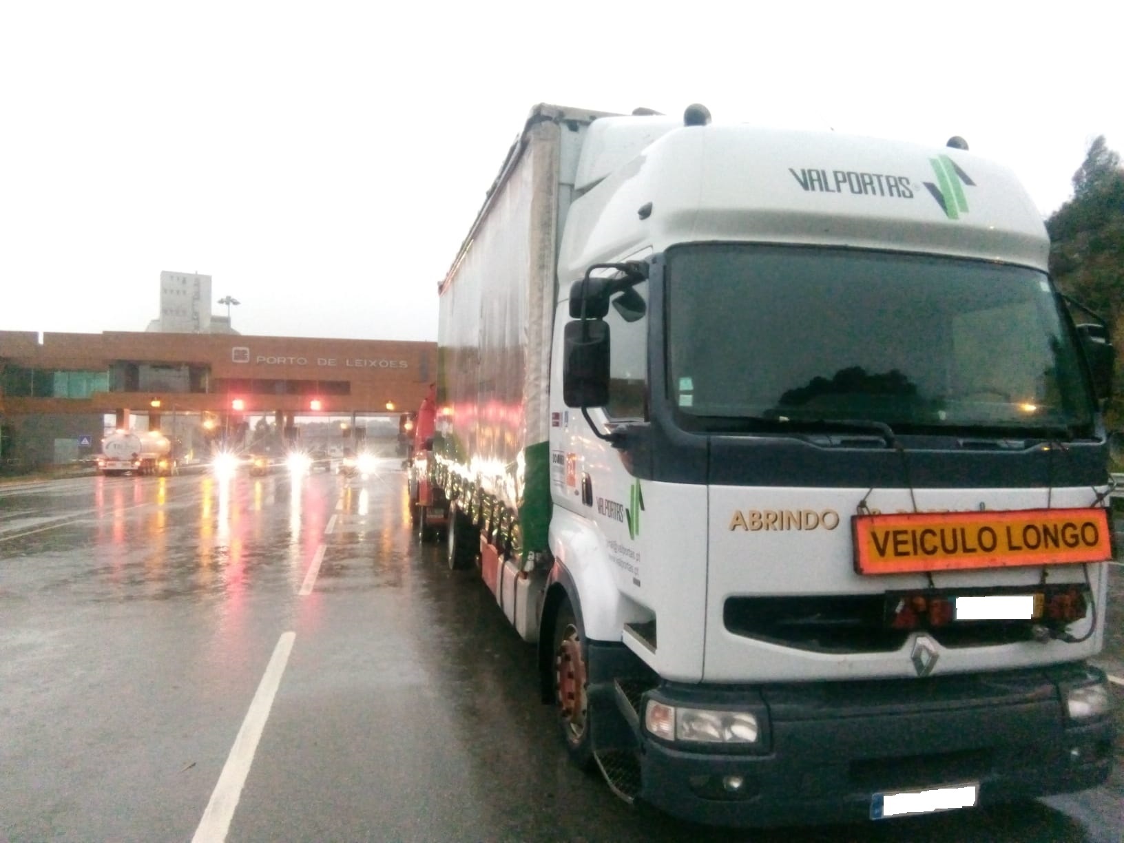 Britannia Export Consultants Limited - Tractor units undefined: picture 26