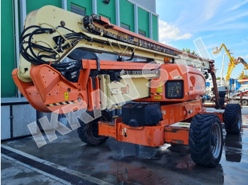 Articulated boom JLG