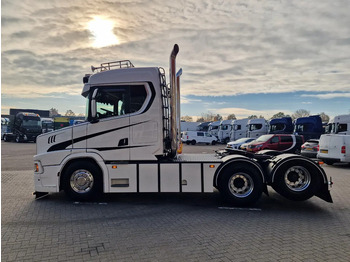 Scania T580 V8 Tuft Torpedo V8 - Custom exterior - Retarder - Full air - Show truck - Stack exhaust leasing Scania T580 V8 Tuft Torpedo V8 - Custom exterior - Retarder - Full air - Show truck - Stack exhaust: picture 5