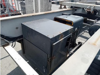 Container transporter/ Swap body semi-trailer Asca: picture 4