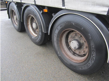 Curtainsider semi-trailer Fruehauf: picture 4