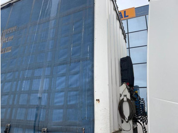 Curtainsider semi-trailer Krone: picture 4