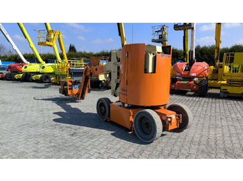 Articulated boom JLG