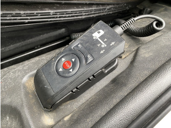 Refrigerator truck Mercedes-Benz 1523 L Atego / Dhollandia LBW: picture 4