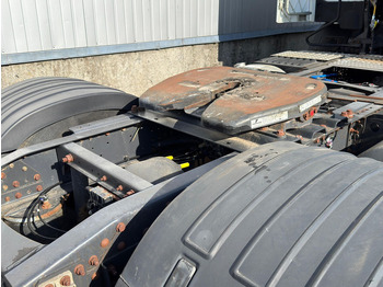 Tractor unit Renault Premium 460: picture 5