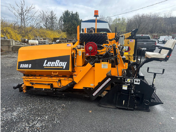 Asphalt paver