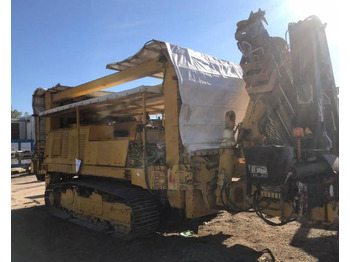 Directional boring machine