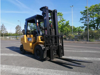 LPG forklift CATERPILLAR GP