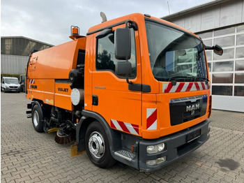 Road sweeper MAN TGL 12.220