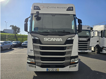 Tractor unit