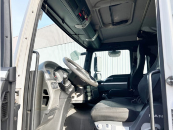 Box truck MAN TGL 12.220 4X2 BL TGL 12.220 4X2 BL mit Dhollandia LBW: picture 2