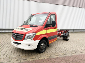 Cab chassis truck MERCEDES-BENZ Sprinter 516