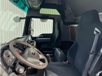 Interior photo 1: Tractor unit MAN TGX 41.540 8X4/4 BLS TGX 41.540 8X4/4 BLS, Vorlauflenkachse, Navi, Intarder, Registerkupplung, Schwerlast 160t