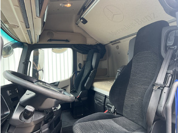 Interior photo 2: Tractor unit Mercedes-Benz Actros 1843 LS 4x2 Actros 1843 LS 4x2, Retarder