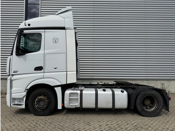 Tractor unit Mercedes-Benz Actros 1845 / Euro 5 / 2 Tanks / 2 In Stock: picture 5