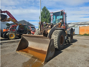 Wheel loader CASE