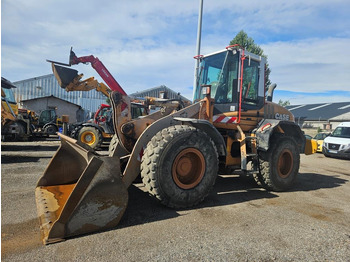 Wheel loader CASE 621 D: picture 2