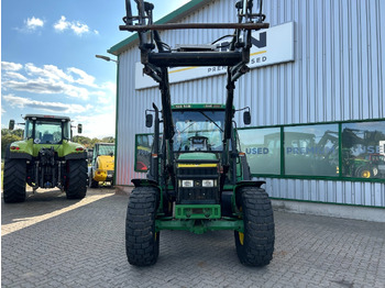 Farm tractor John Deere 6110: picture 3