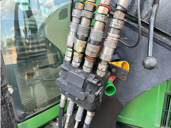 Farm tractor John Deere 6110: picture 2