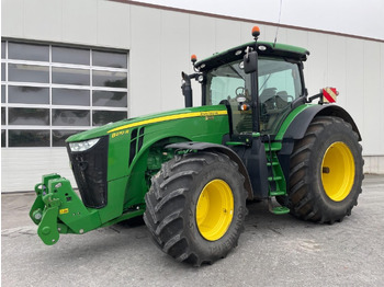 Farm tractor JOHN DEERE 8R Series