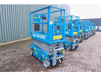 Scissor lift GENIE