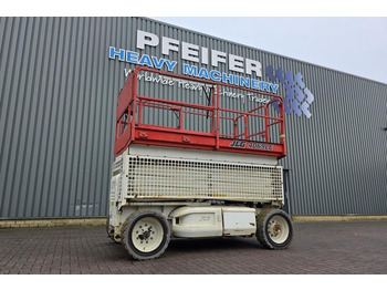 Scissor lift JLG