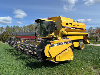 Combine harvester NEW HOLLAND