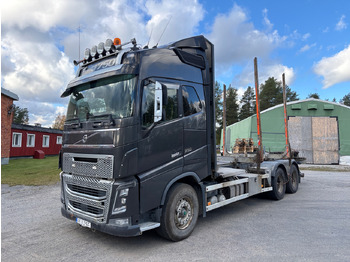 Log truck VOLVO FH16