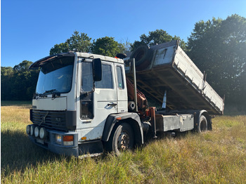 Crane truck VOLVO FL6