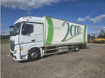 Box truck MERCEDES-BENZ