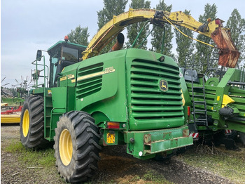 Forage harvester John Deere 7700: picture 3