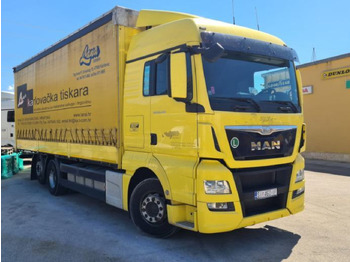 Curtainsider truck MAN TGX 26.440: picture 2