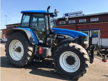 Farm tractor NEW HOLLAND TM