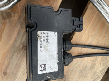 Sensor for Agricultural machinery Claas Jaguar Lexion Tucano Xerion - czujnik poziomu jakości AdBlue 0007732073: picture 2