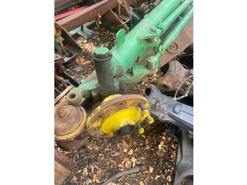 Steering knuckle JOHN DEERE