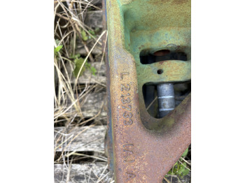 Front axle John Deere 6xxxR - support osi przedniej L213734 L213733: picture 2