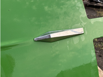 Hood JOHN DEERE
