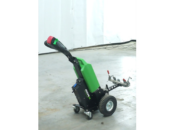Tow tractor