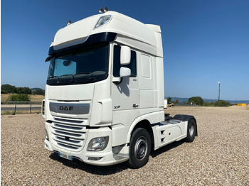 Tractor unit DAF XF 530