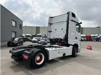 Tractor unit Mercedes-Benz Actros 1845 Gigaspace / 549 dkm / 2 Tanks / Stand Airco / New Tacho V2: picture 2