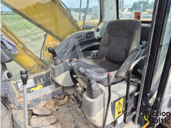 Crawler excavator JCB JS 200 LC: picture 5