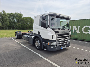 Cab chassis truck Scania P 450: picture 2
