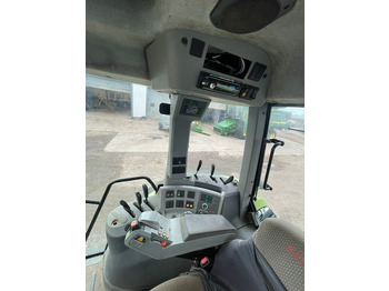Farm tractor Claas Arion 640: picture 2