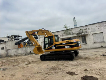 Crawler excavator CATERPILLAR 320BL: picture 3