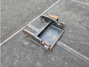 Quick coupler for Construction machinery kopplaat cw30 cw 40 adaptorplate cw30 cw40: picture 4