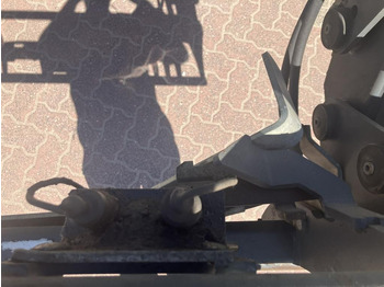 Farm tractor John Deere 6125R: picture 4