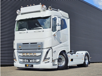 Tractor unit VOLVO FH16 750